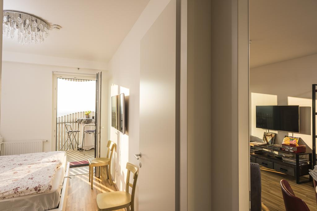 Sky View Apartment Вена Экстерьер фото