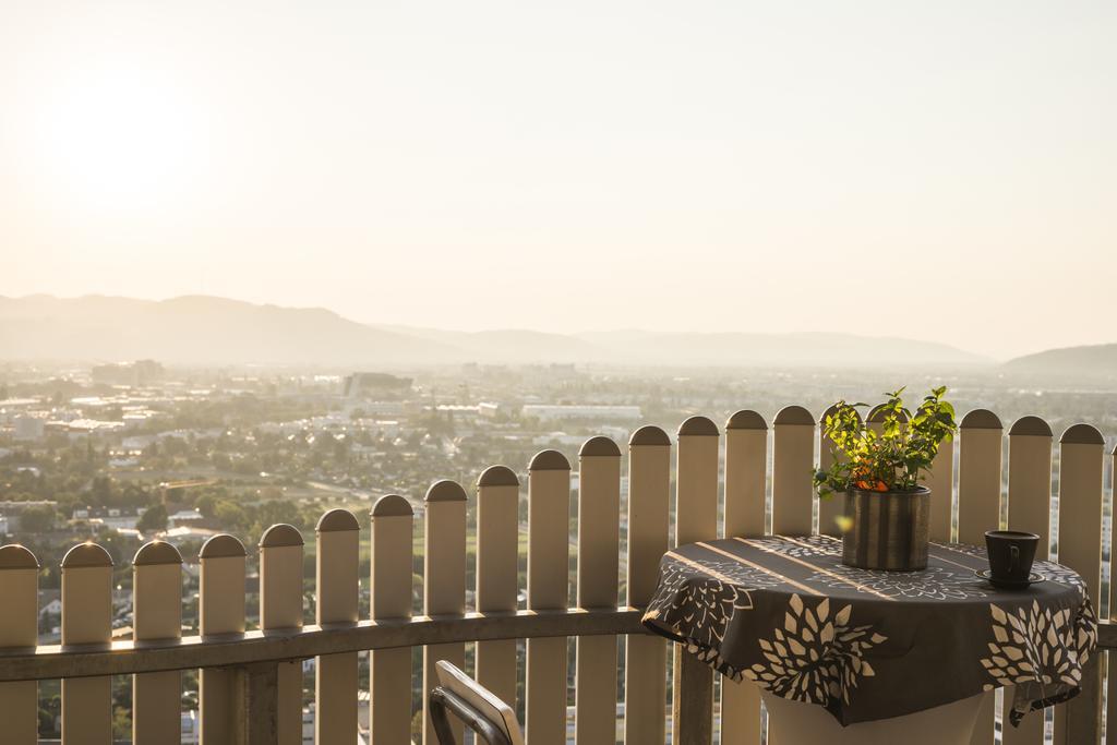 Sky View Apartment Вена Экстерьер фото