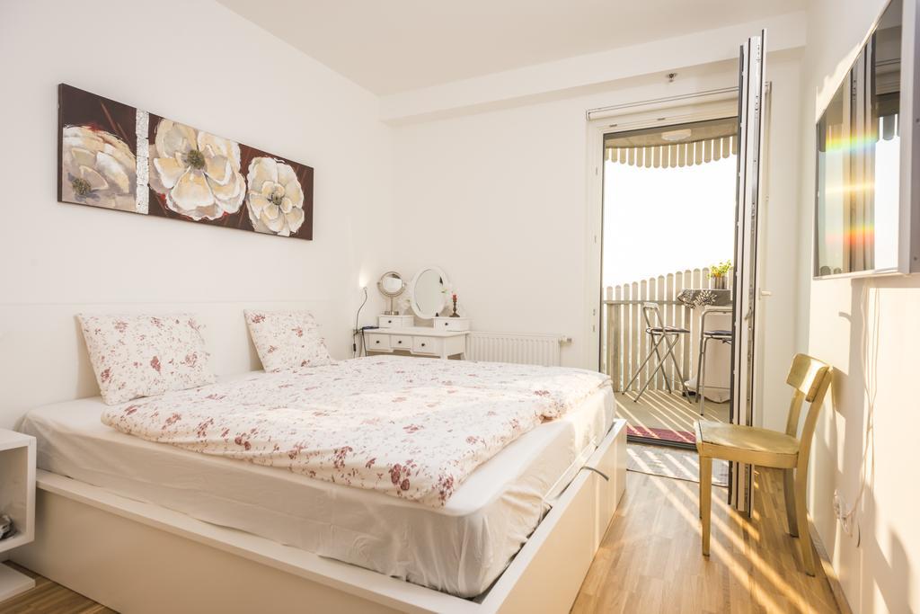 Sky View Apartment Вена Экстерьер фото