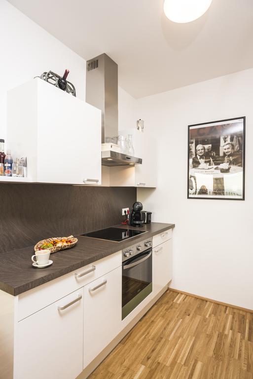 Sky View Apartment Вена Экстерьер фото